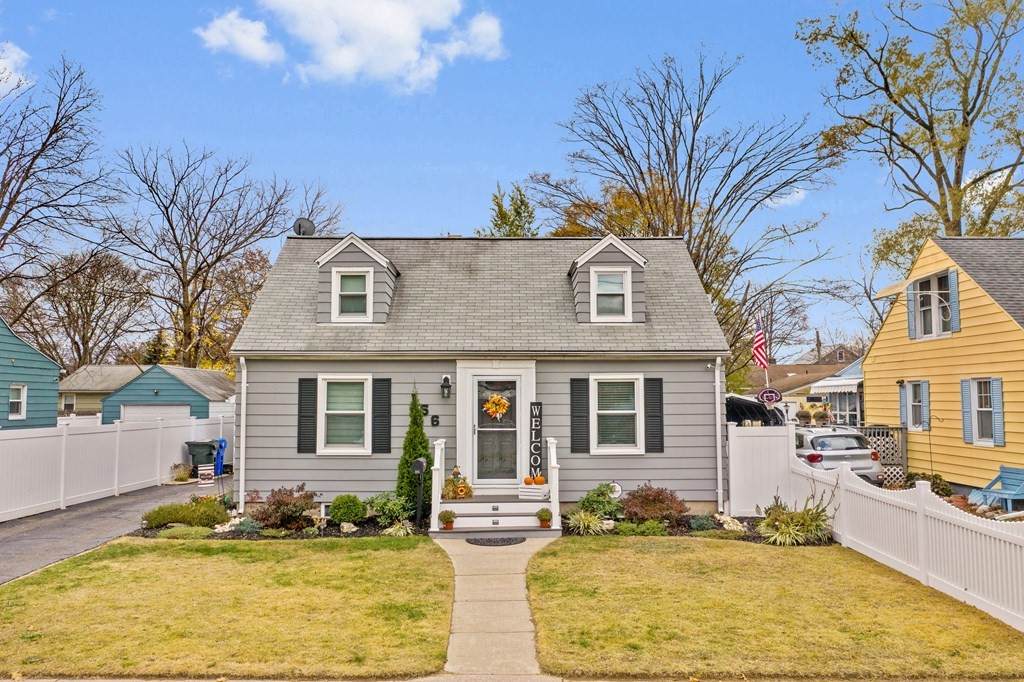 156 Windemere St - Photo 1
