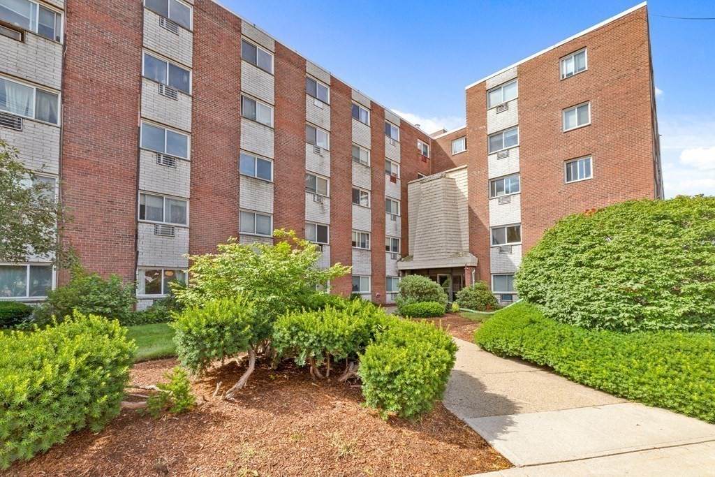 215 Winter Street - Photo 1
