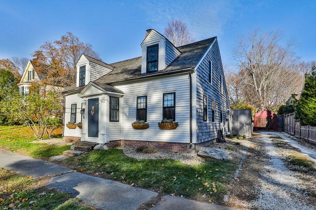 8 Parker St - Photo 1