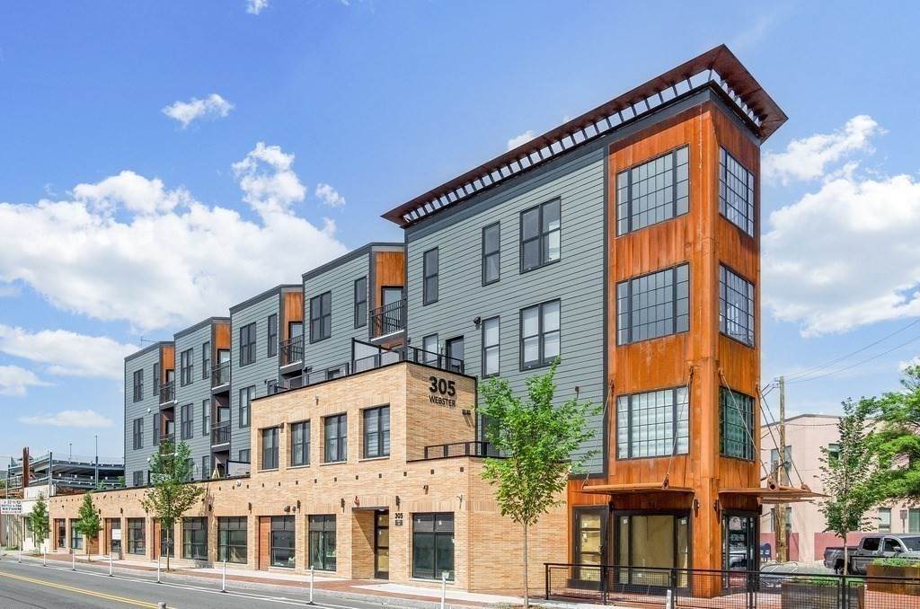 305 Webster Avenue - Photo 1