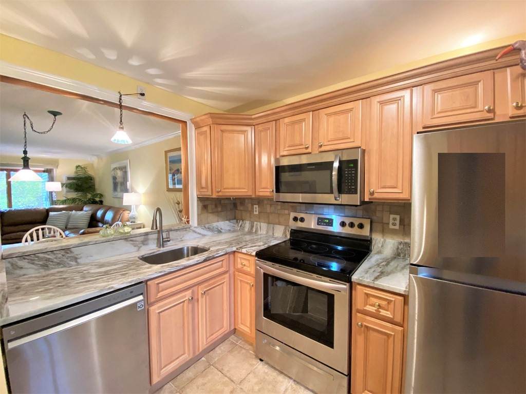 42 Eaton - Photo 1