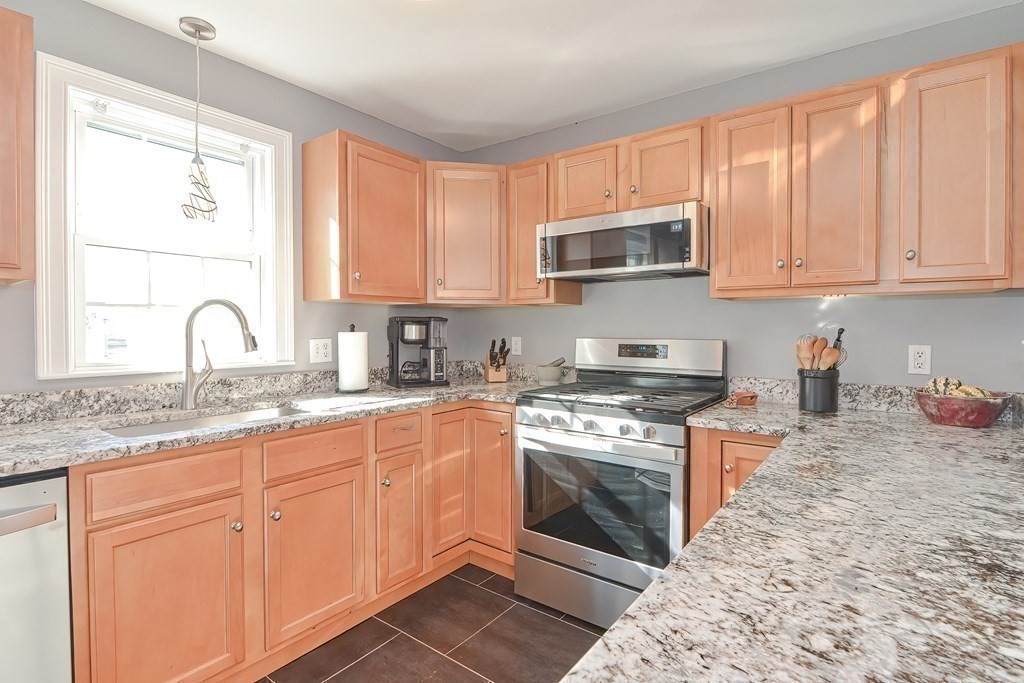 5045 N Main St - Photo 1