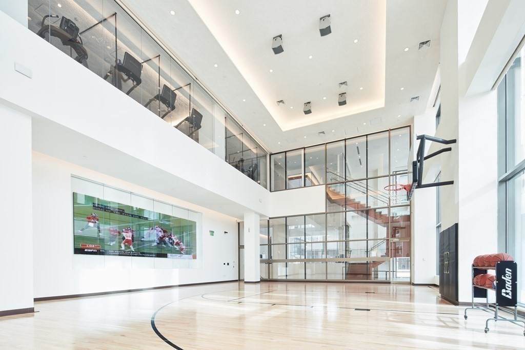 135 Seaport Boulevard - Photo 1