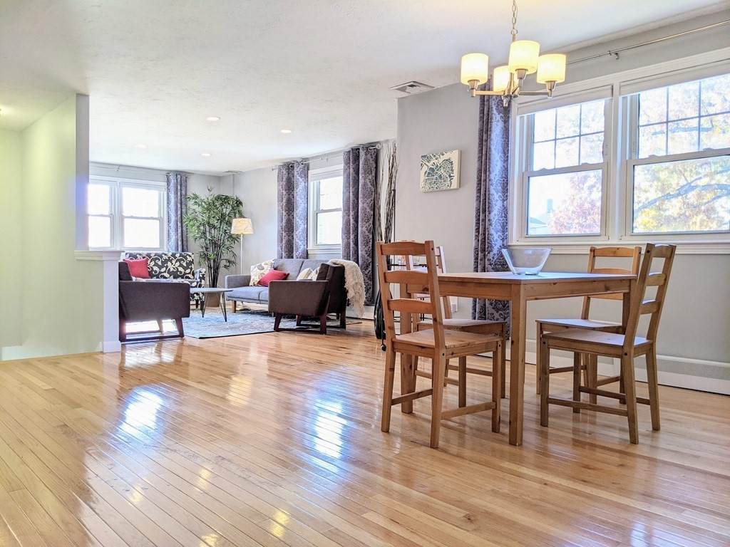 57 Green St - Photo 1