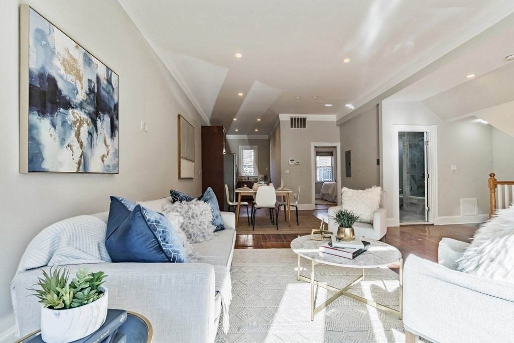 43-45 Boylston St - Photo 1