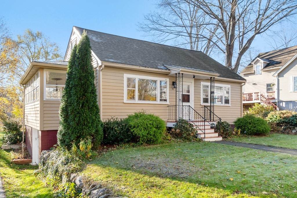10 Lincoln Dr - Photo 1