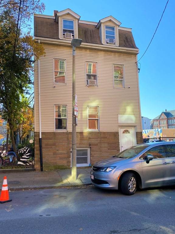 25 Gove St - Photo 1