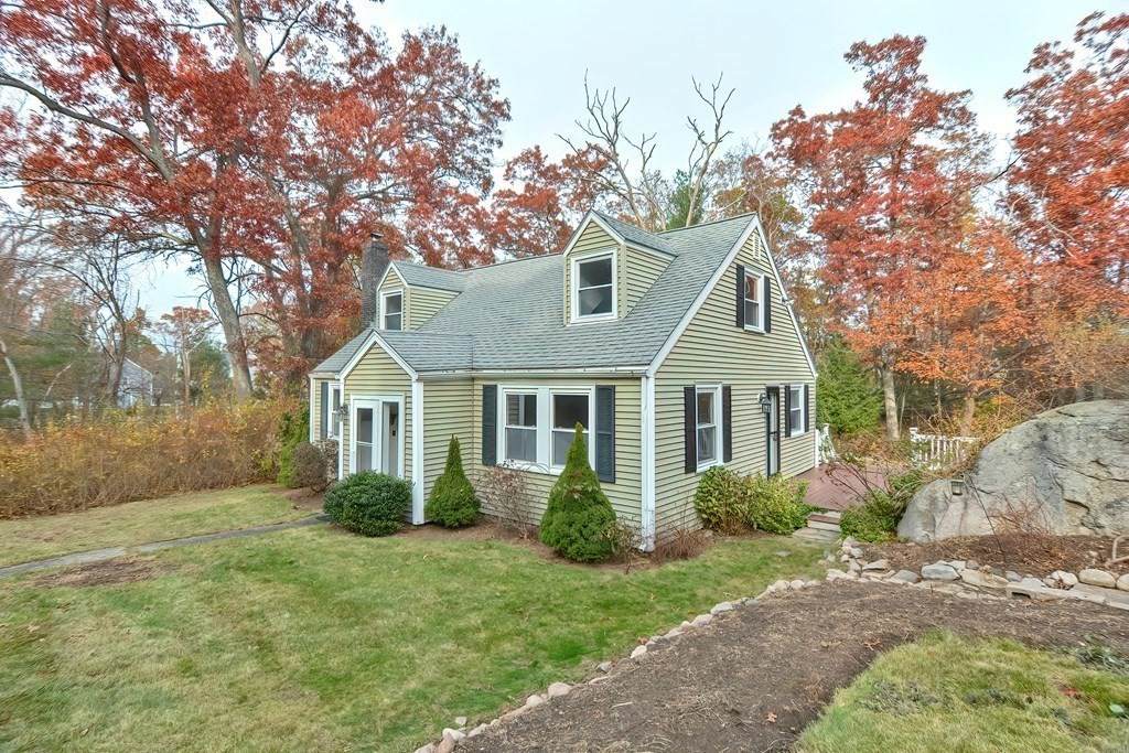 221 Madison St - Photo 1