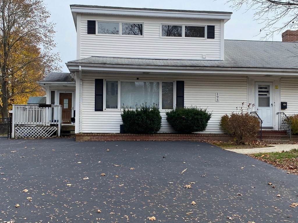 195 Sladen St - Photo 1