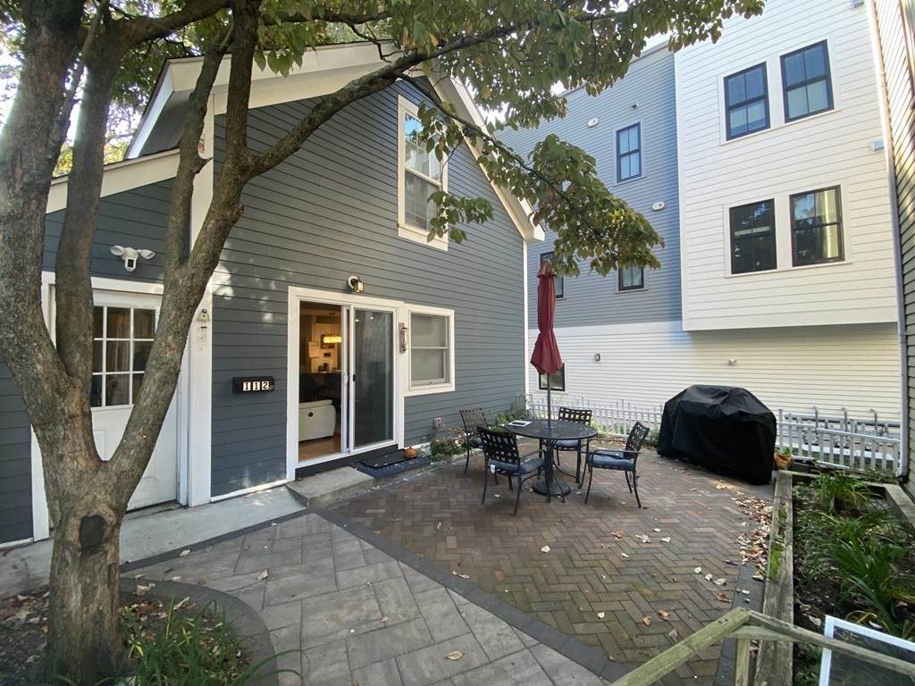 112 Brookside - Photo 1