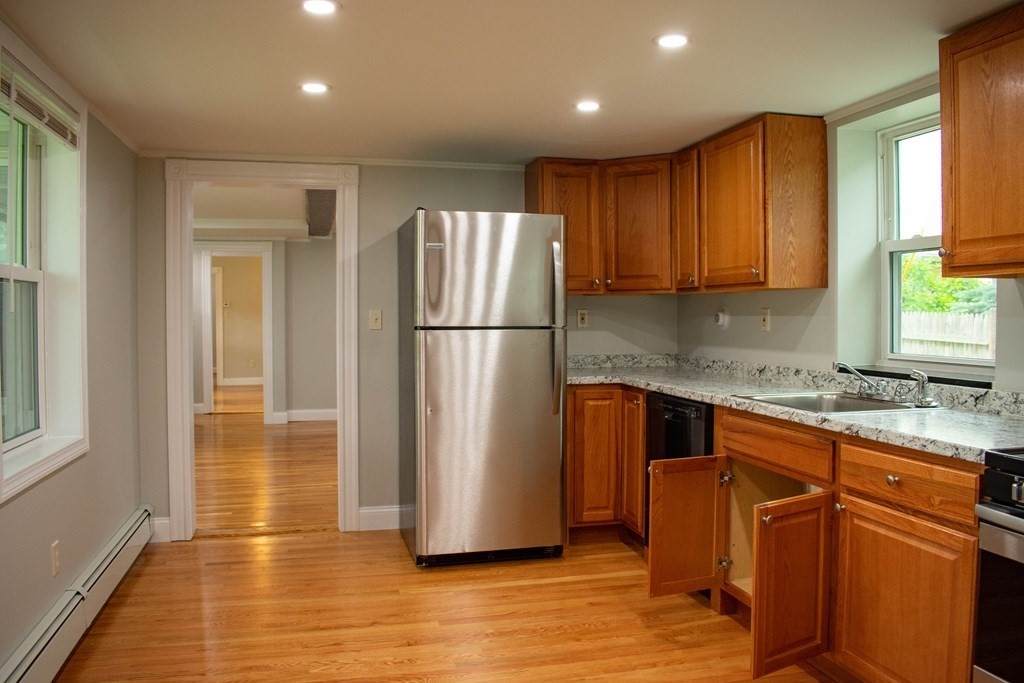 480 Centre St - Photo 1