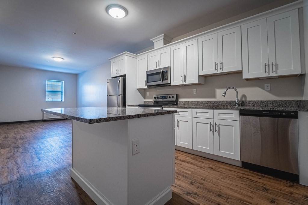 75 Commercial St - Photo 1