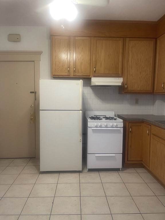 587 Dartmouth - Photo 1
