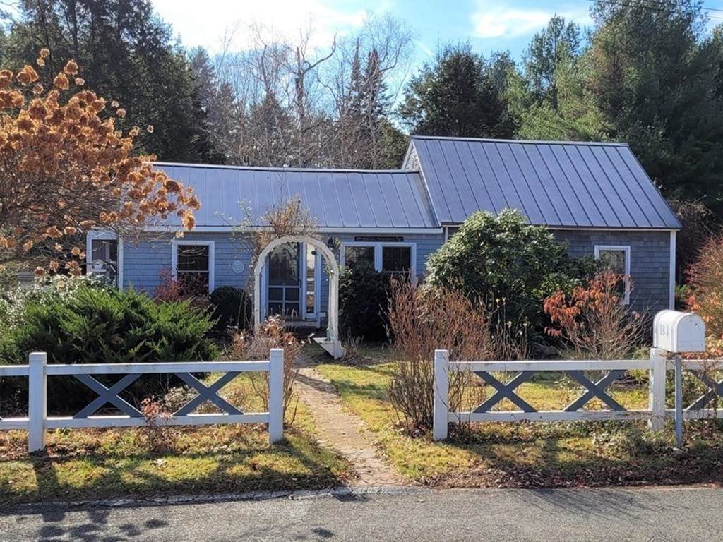 183 Pond St - Photo 1