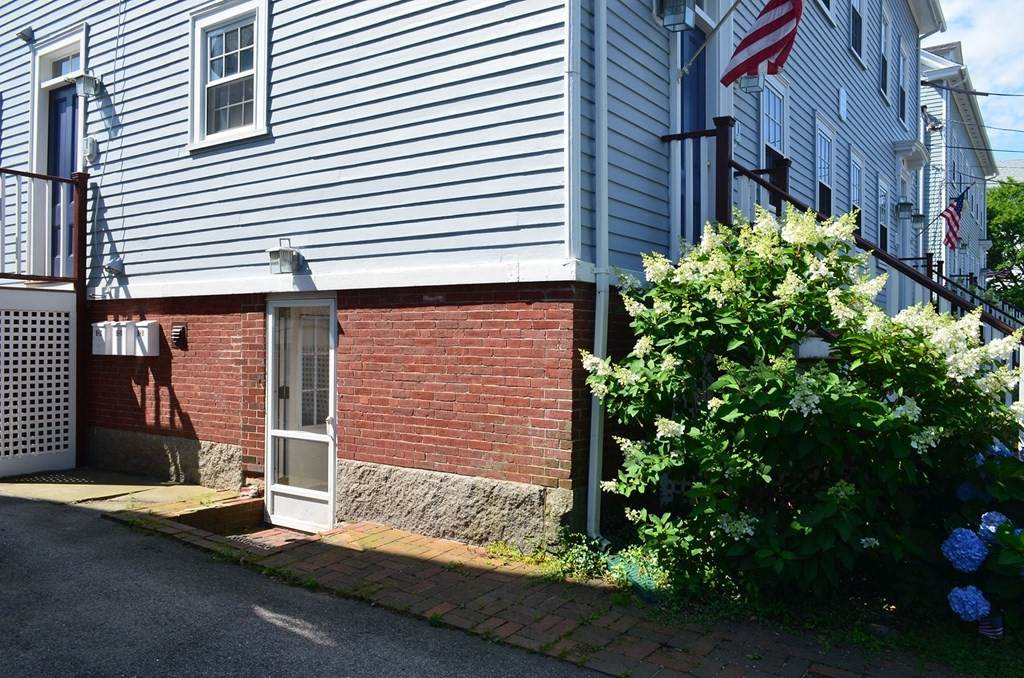 9B Broadway Avenue - Photo 1