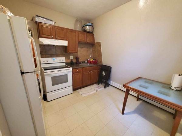 89 Shute St - Photo 1