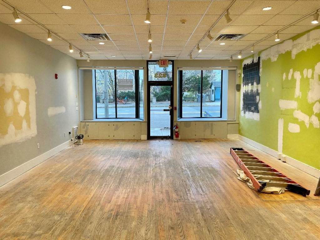 823 Washington Street - Photo 1