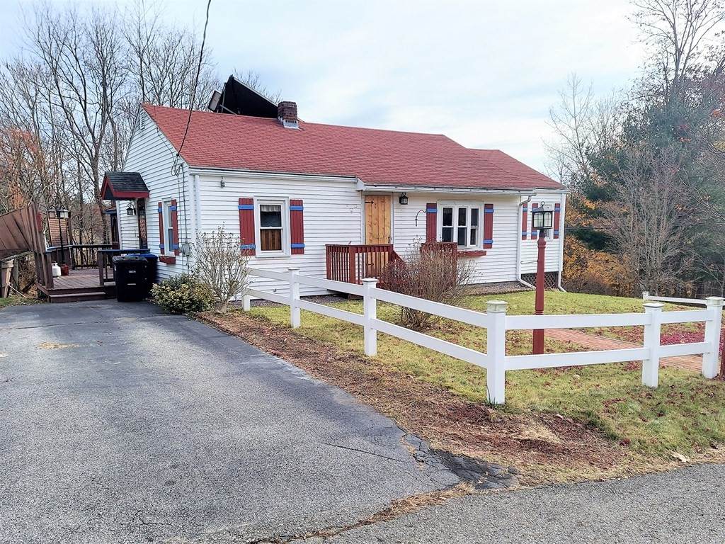 2 Lillian Ave - Photo 1