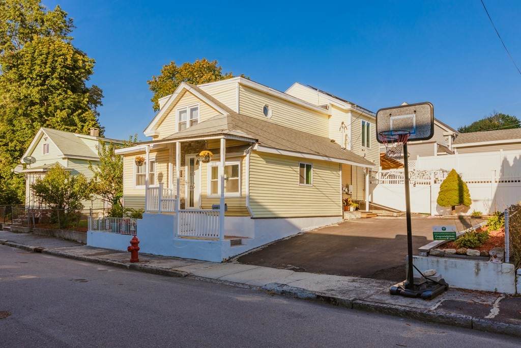 270 Perry St - Photo 1