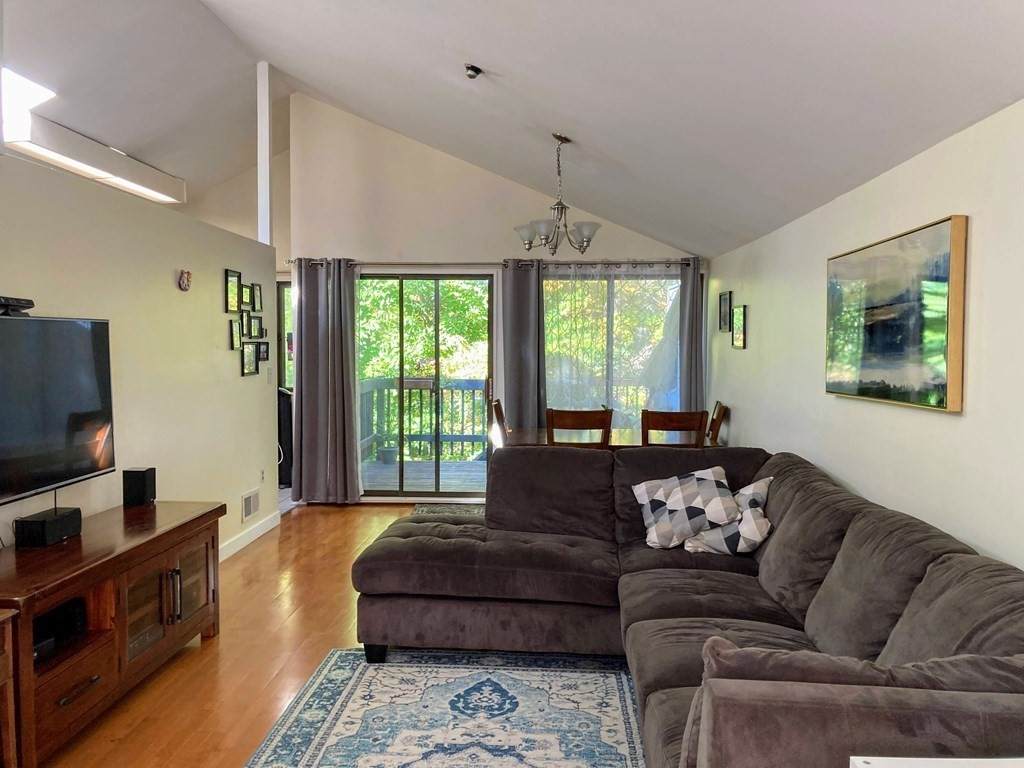 131 Butternut Hollow - Photo 1