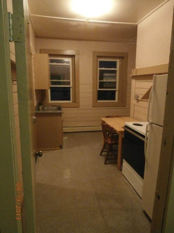 230 School St - Photo 1