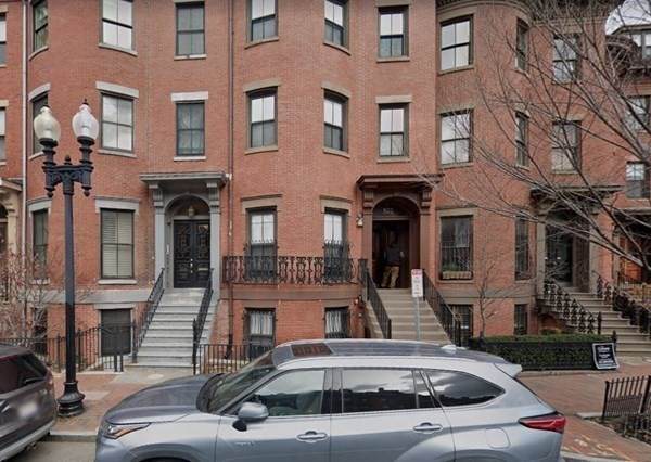 520 Massachusetts Ave - Photo 1