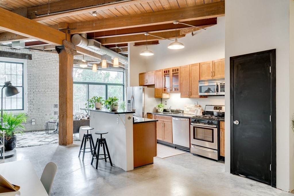 43 Charlton - Photo 1