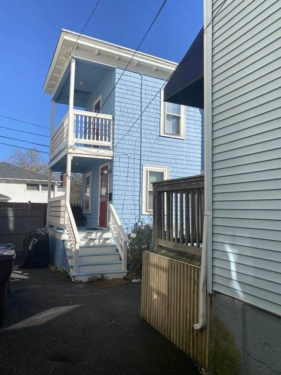 40 Dolphin Ave - Photo 1