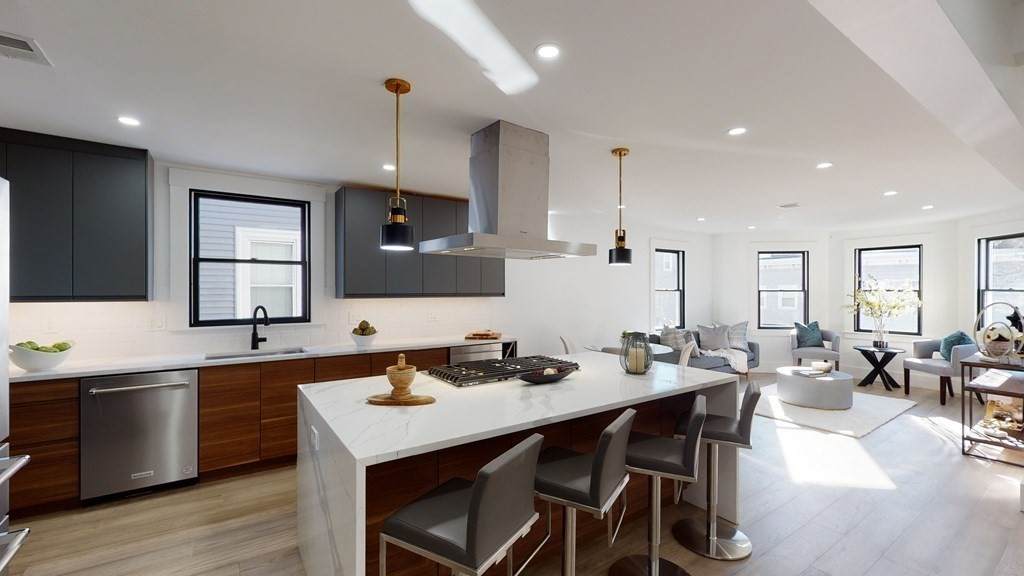 642 East Seventh St - Photo 1