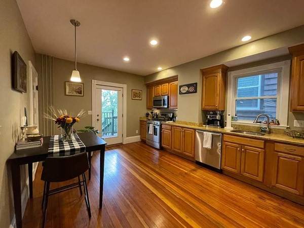 427 E. 7th St. - Photo 1