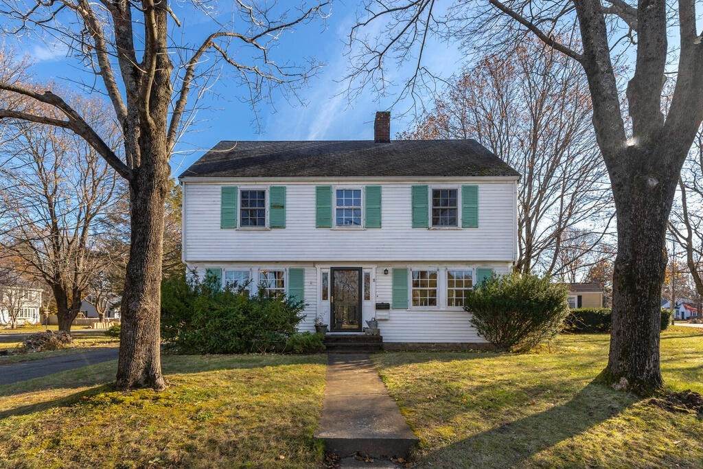 8 Gary Ave - Photo 1