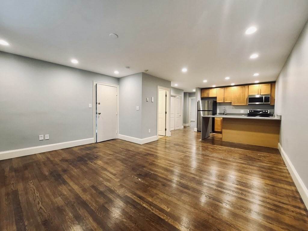 45 Chelsea - Photo 1