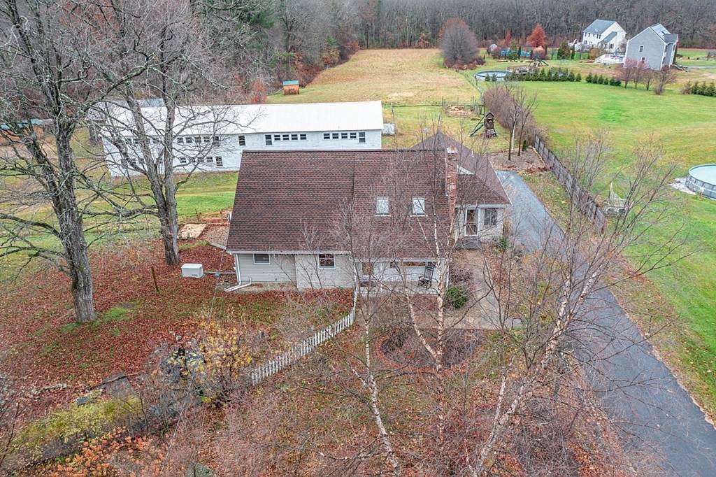 88 N End Rd - Photo 1
