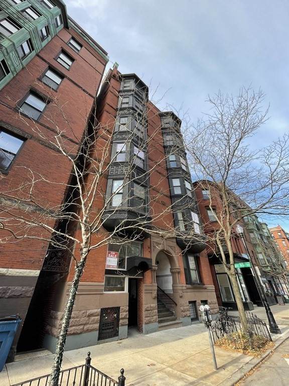 31 Massachusetts Ave - Photo 1