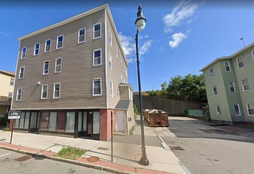 205 Millbury St - Photo 1