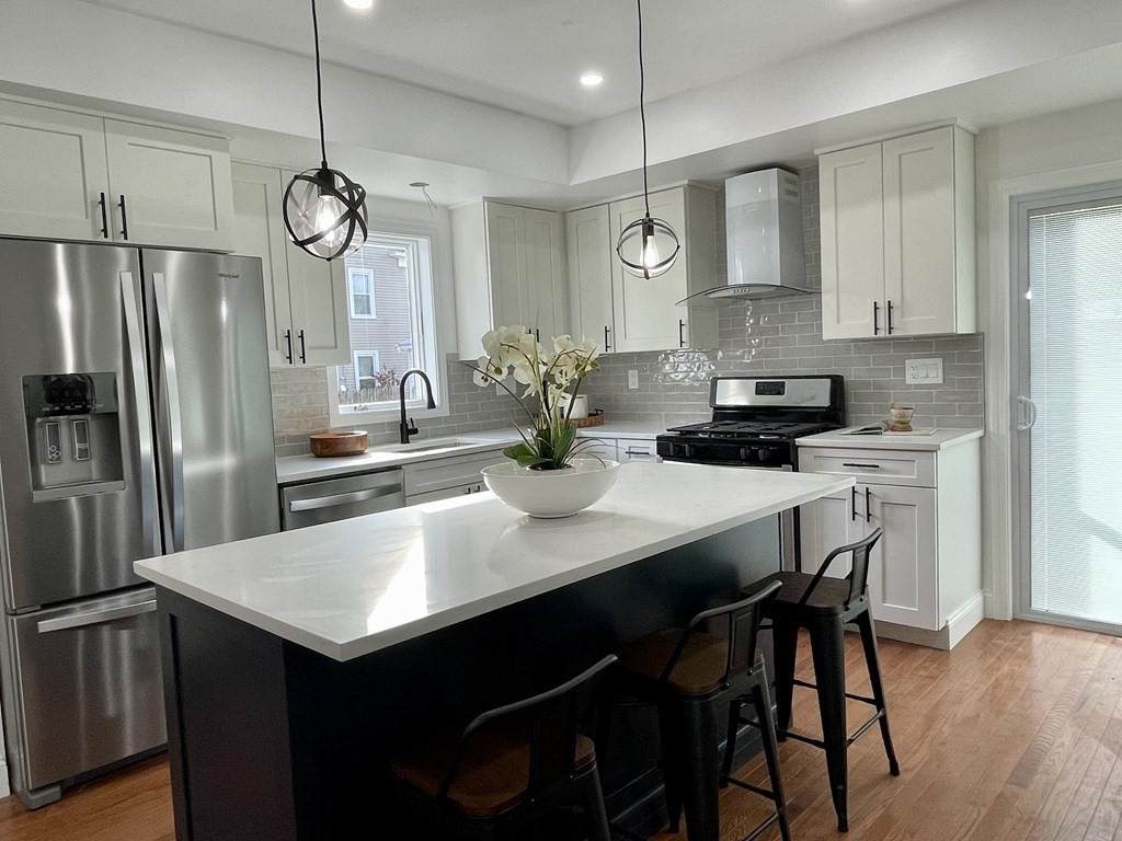 23 Essex St - Photo 1