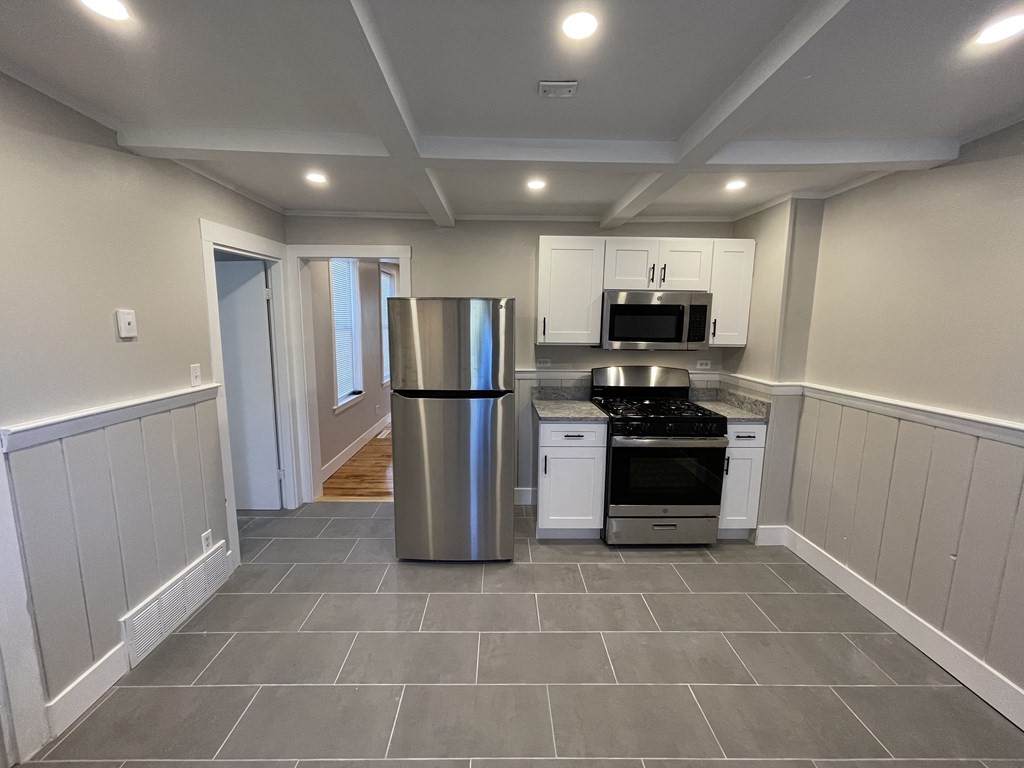 18 Drew Ave - Photo 1