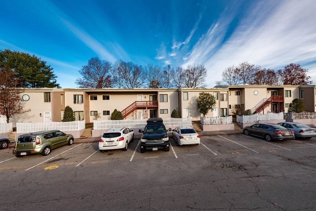 4 Raintree Circle - Photo 1