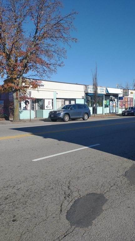 1102-1114 Main St - Photo 1