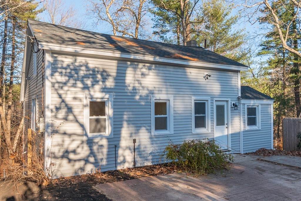 17 Pine Grove Rd - Photo 1