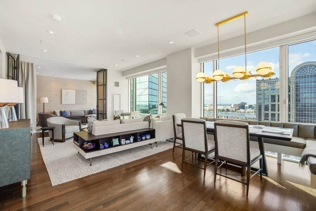 400 Stuart St - Photo 1