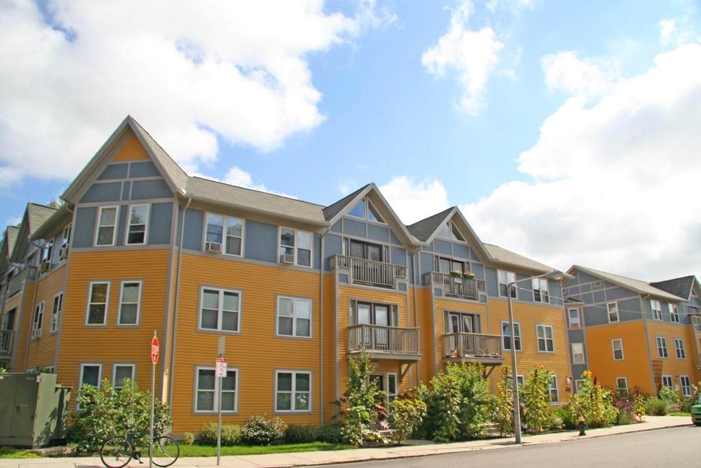 65 Cornwall St - Photo 1