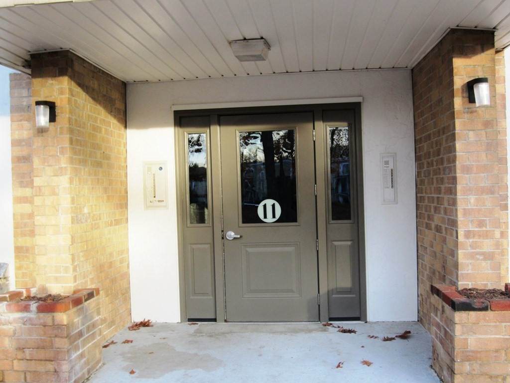13 Shadowbrook Ln - Photo 1