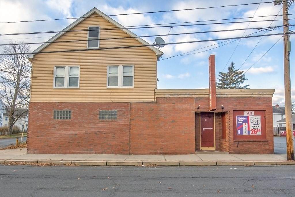 131 Meadow St - Photo 1