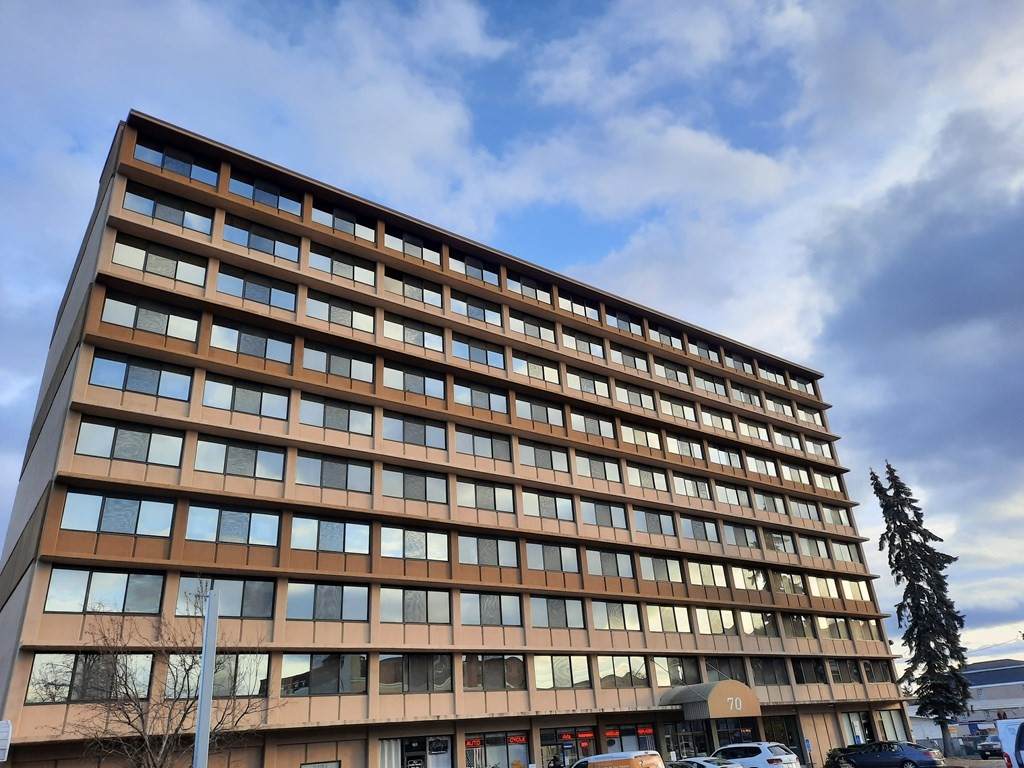 70 Southbridge - Photo 1