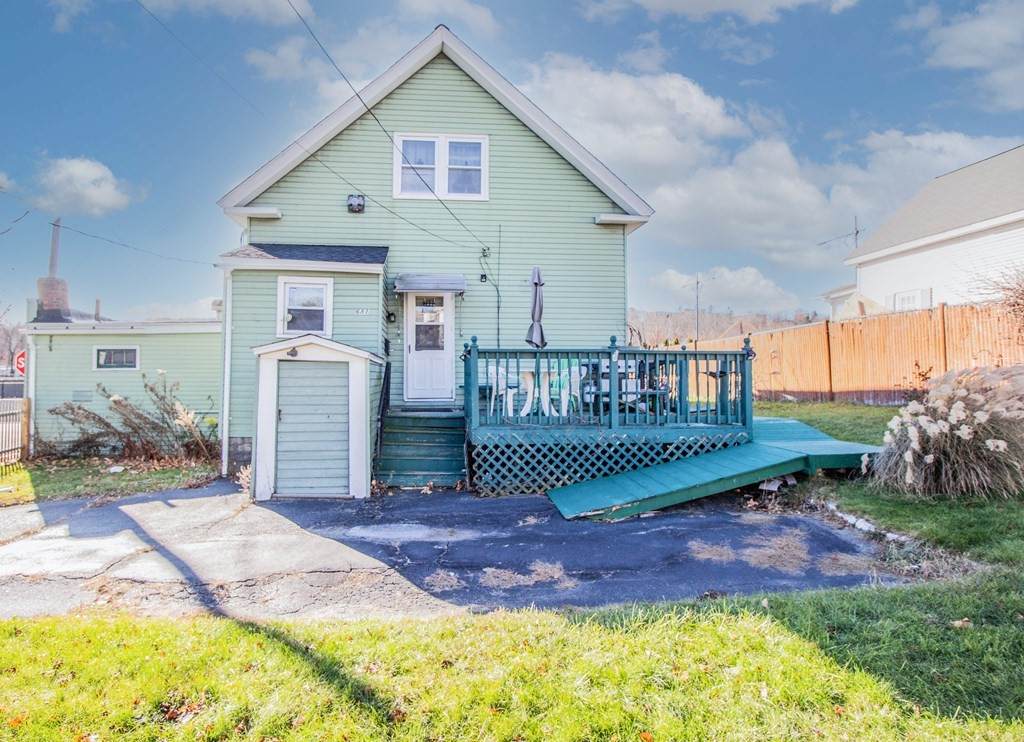 681 Millbury St - Photo 1