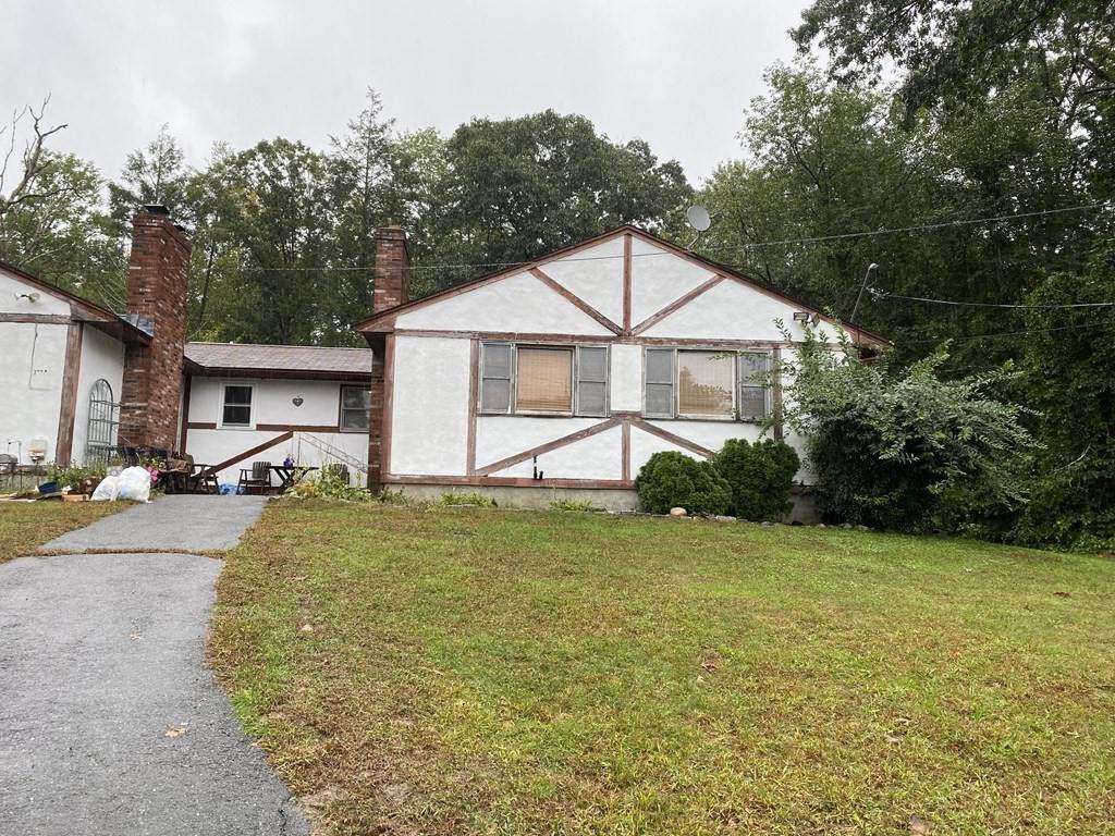 162 Dean St - Photo 1