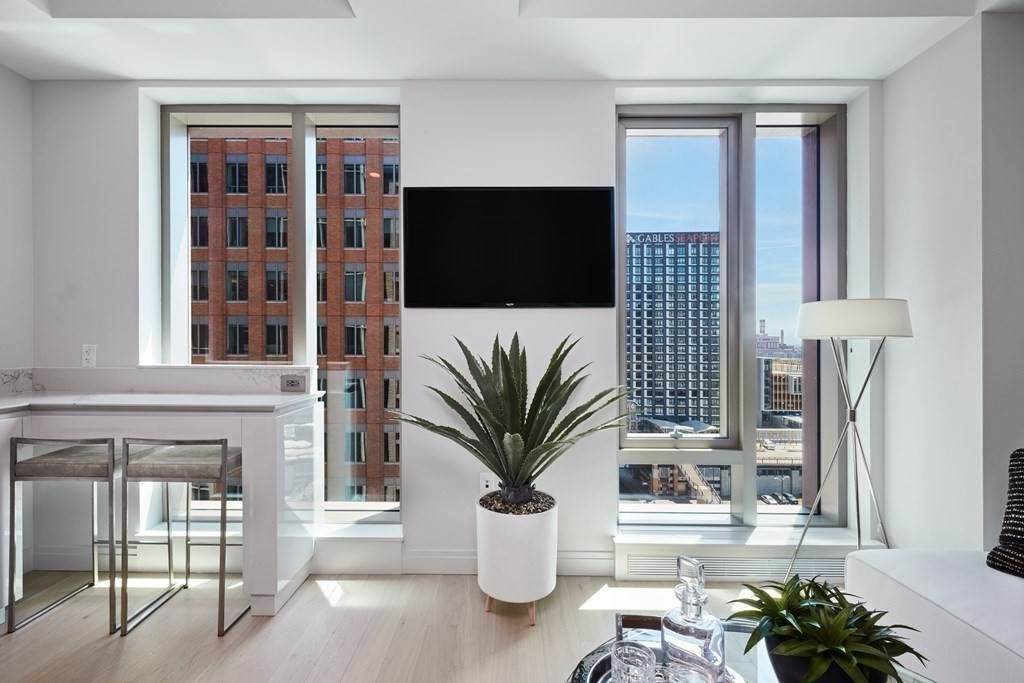 135 Seaport Boulevard - Photo 1