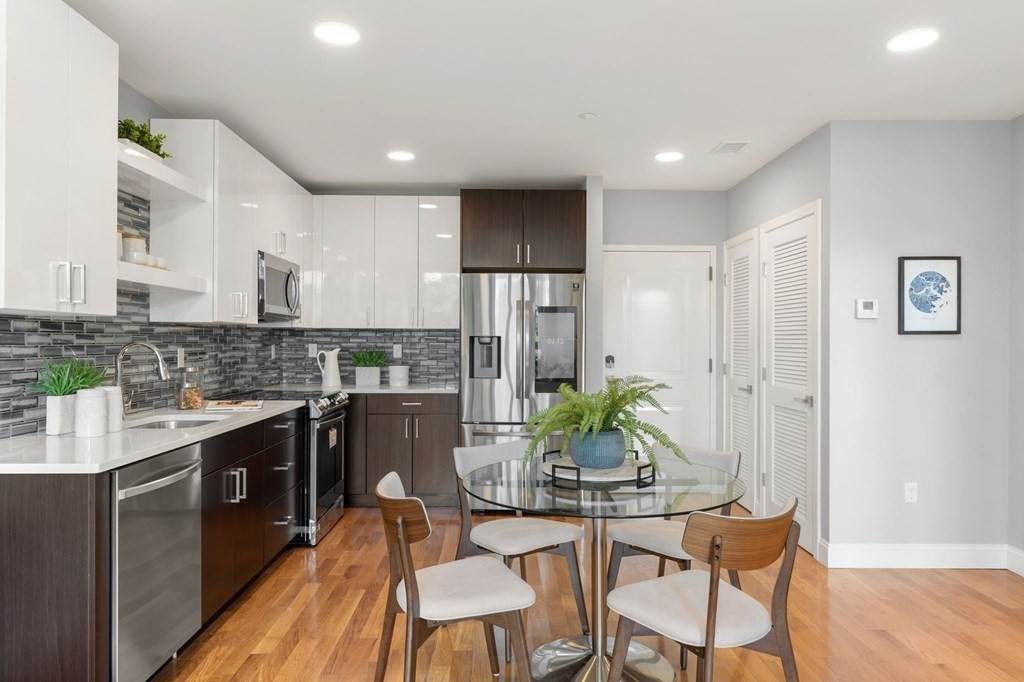 10 Taber St - Photo 1