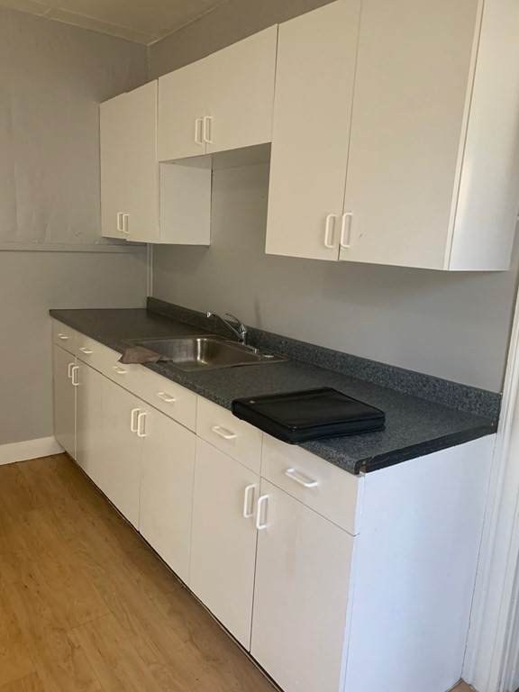 113 Spruce St - Photo 1